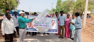 Read more about the article ಬೀದಿ ನಾಟಕದ ಮೂಲಕ ಮತದಾನ ಜಾಗೃತಿ ಕಾರ್ಯಕ್ರಮಕ್ಕೆ ರಾಮಣ್ಣ ದೊಡ್ಮನಿ ಚಾಲನೆ
