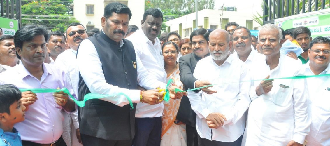 Read more about the article ಸಸ್ಯಸಂತೆ, ತೋಟಗಾರಿಕಾ ಅಭಿಯಾನಕ್ಕೆ ಜಿಲ್ಲಾ ಉಸ್ತುವಾರಿ ಸಚಿವರಿಂದ ಚಾಲನೆ