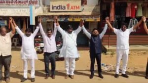 Read more about the article LOCAL NEWS : ಅಂತರಾಷ್ಟ್ರೀಯ ಪ್ರಜಾಪ್ರಭುತ್ವ ದಿನಾಚರಣೆ ಕೈ ಕೈ ಹಿಡಿದು ಸಮಾನತೆಯನ್ನು ಎತ್ತಿ ತೋರಿಸಿದ ಸಂದೇಶ