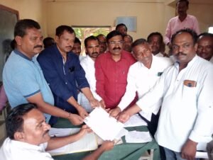 Read more about the article LOCAL NEWS : ಸರ್ಕಾರಿ ನೌಕರ ಸಂಘದ ಚುನಾವಣೆ : ನಿರ್ದೇಶಕರ ಸ್ಥಾನಕ್ಕೆ ನಾಮಪತ್ರ ಸಲ್ಲಿಕೆ!