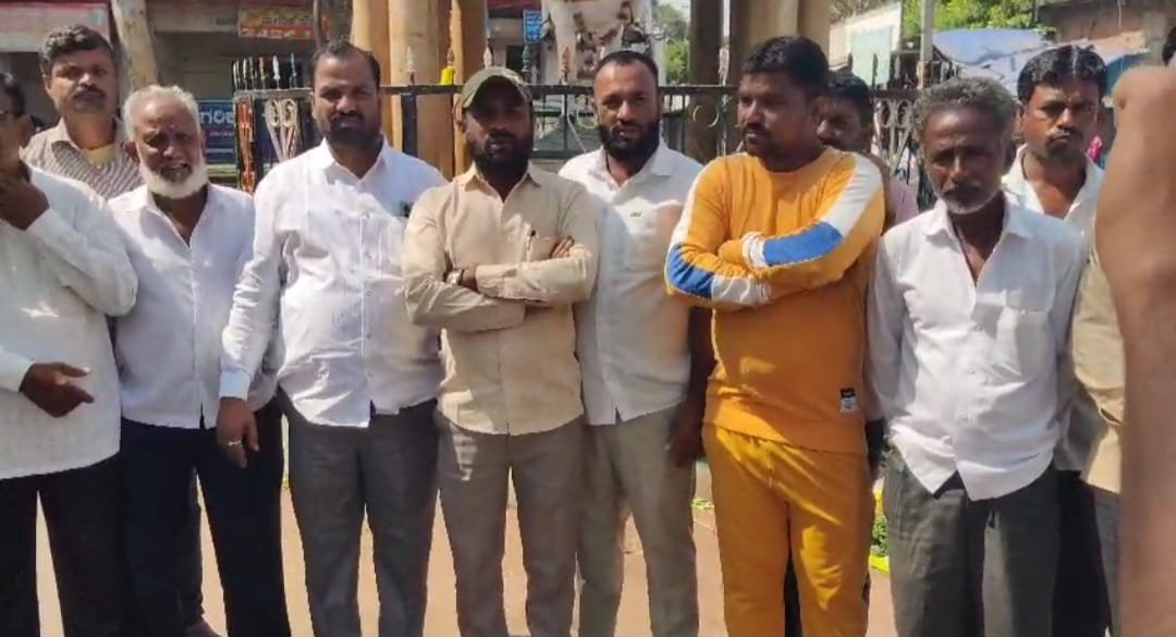 Read more about the article LOCAL NEWS : ಉಪ ಚುನಾವಣೆಯ ಕಾಂಗ್ರೆಸ್ ಪಕ್ಷವು ಮೂರು ಕ್ಷೇತ್ರದ ಅಭ್ಯರ್ಥಿಗಳಿಗೆ ಅಭಿನಂದನೆ : ಯುವ ಕಾಂಗ್ರೆಸ್