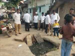 Read more about the article LOCAL NEWS : ಕೊಪ್ಪಳ ನಗರ ಸಭೆಯ ದಿವ್ಯ ನಿರ್ಲಕ್ಷ್ಯ : ಈ ಕಾಲೋನಿಯಲ್ಲಿ ಹದಗೆಟ್ಟ ಚರಂಡಿ ವ್ಯವಸ್ಥೆ..!!