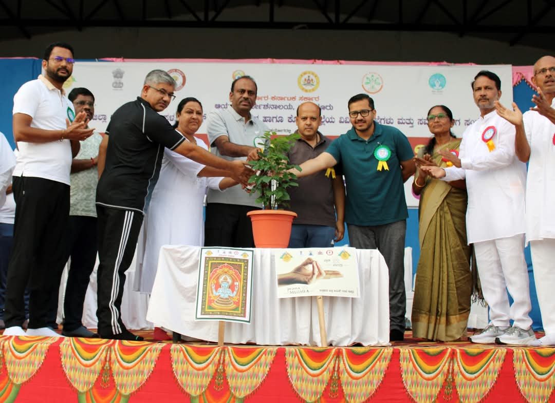 Read more about the article LOCAL NEWS : ಯೋಗವು ಭಾರತದ ಪ್ರಾಚೀನ ನಾಗರಿಕತೆಯ ಅಮೂಲ್ಯ ಕೊಡುಗೆ: ಸಂಸದ ಕೆ.ರಾಜಶೇಖರ ಹಿಟ್ನಾಳ