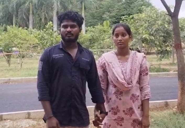 You are currently viewing FLASH NEWS : ಕೊಪ್ಪಳ : ವಿಚಿತ್ರ ಪ್ರೇಮ ಕಥೆ : ಪ್ರಾಣಭಯದಿಂದ ಎಸ್ ಪಿ ಮೊರೆ ಹೋದ ಯುವ ಪ್ರೇಮಿಗಳು..!