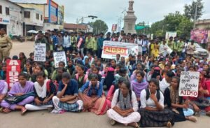 Read more about the article PROTEST NEWS: ಕೊಪ್ಪಳ | “ಅತಿಥಿ ಉಪನ್ಯಾಸಕರ ನೇಮಕಾತಿ ಗೊಂದಲ ಬಗೆಹರಿಸಿ : ಎಐಡಿಎಸ್‌ಒ  ಪ್ರತಿಭಟಿಸಿ ಸರ್ಕಾರಕ್ಕೆ ಒತ್ತಾಯ”