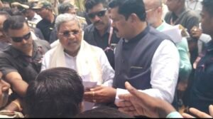 Read more about the article FLASH NEWS ಒಳ ಮೀಸಲಾತಿ ಜಾರಿ ವಿರೋಧಿಸಿ ಸಿಎಂ ಸಿದ್ದರಾಮಯ್ಯ ಅವರಿಗೆ ಬಂಜಾರ ಸಮುದಾಯದವರಿಂದ ಮನವಿ!