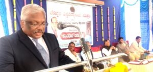 Read more about the article LOCAL NEWS : ನಮ್ಮ ದೇಶದ ಸಂವಿಧಾನ ನಮ್ಮೆಲ್ಲರ “ಉತ್ತಮ ಜೀವನದ ಮಾರ್ಗದರ್ಶಿ” : ಪ್ರಧಾನ ಜಿಲ್ಲಾ ಮತ್ತು ಸತ್ರ ನ್ಯಾಯಾಧೀಶ ಚಂದ್ರಶೇಖರ್ ಸಿ ಅಭಿಮತ!