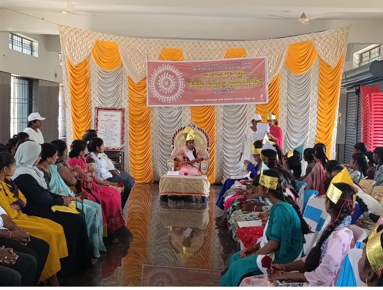 Read more about the article ​LOCAL NEWS : ಕುಕನೂರು |ಕಿಶೋರಿ ಪಾರ್ಲಿಮೆಂಟ್ ಸಭೆಯಲ್ಲಿ ಗ್ರಾಮದ ಸಮಸ್ಯೆಗಳ ಬಗ್ಗೆ ಕಿಶೋರಿಯರ ಧ್ವನಿ..!