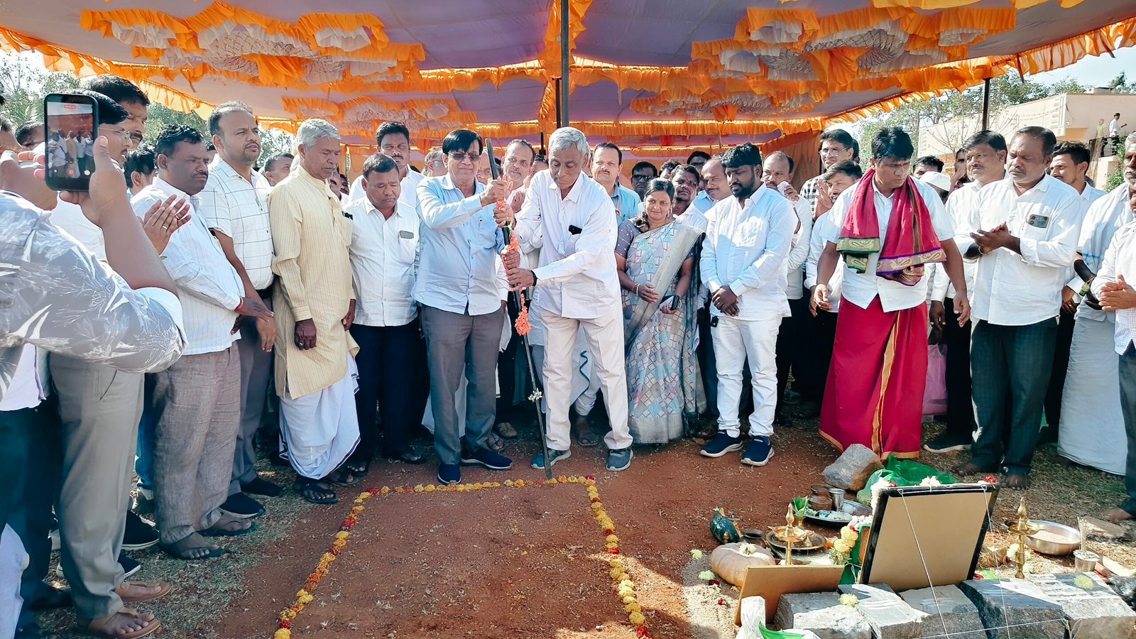 Read more about the article LOCAL NEWS : ಕುಕನೂರು ಅಭಿವೃದ್ಧಿಗೆ ಮತ್ತೊಂದು ಹೆಜ್ಜೆ : ಜೆಸ್ಕಾಂ ಉಪವಿಭಾಗ ಕಚೇರಿಗೆ ಶಂಕುಸ್ಥಾಪನೆ!