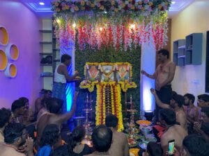 Read more about the article SPECIAL NEWS :ಕನಕಗಿರಿ | ಅಯ್ಯಪ್ಪ ಸ್ವಾಮಿ ಪೂಜೆ ಸಲ್ಲಿಸಿದ ಮುಸ್ಲಿಂ ಸಮುದಾಯದ ಕುಟುಂಬ : ಭಾವೈಕ್ಯತೆಗೆ ಮಾದರಿಯಾದ ಶ್ಯಾಮೀದ್ ಸಾಬ್..!!