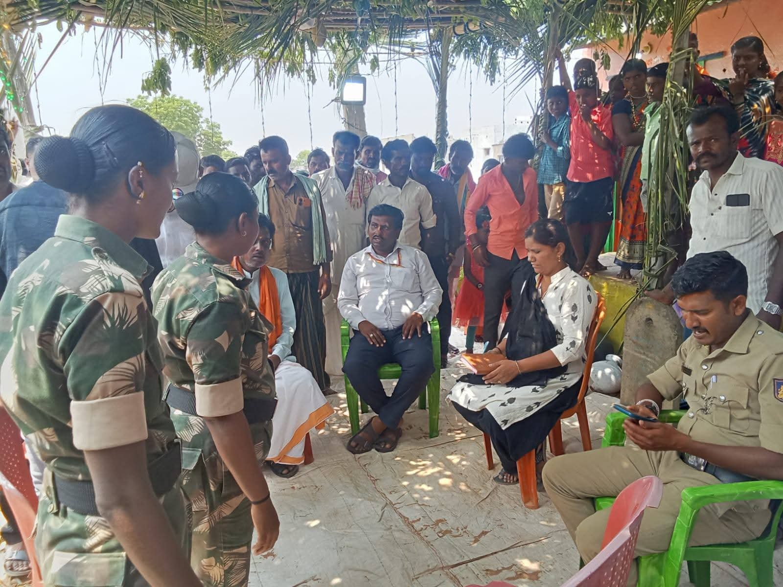 You are currently viewing BIG NEWS : ಜಿಲ್ಲಾ ಮಕ್ಕಳ ರಕ್ಷಣಾ ಘಟಕದ ತ್ವರಿತ ಕಾರ್ಯಾಚರಣೆ: ಬಾಲ್ಯವಿವಾಹದಿಂದ ಐವರು ಅಪ್ರಾಪ್ತ ಬಾಲಕಿಯರ ರಕ್ಷಣೆ!