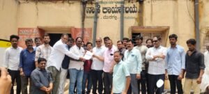 ಮುದಗಲ್ :-ಆನ್‍ಲೈನ್ ಔಷಧ ಮಾರಾಟ ನಿಷೇಧಕ್ಕೆ ಆಗ್ರಹ, ಔಷಧ ಅಂಗಡಿ ಬಂದ್ ಇಂದು..