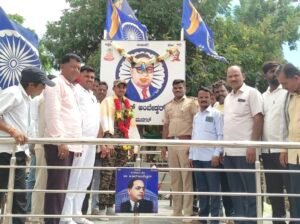 ಮುದಗಲ್ಲ :-ಅಗ್ನಿವೀರ್‌ಗೆ ಆಯ್ಕೆಯಾಗಿ ತರಬೇತಿ ಮುಗಿಸಿ ನಿರ್ಗಮನವಾದ ವೆಂಕಟೇಶ್ ಬಗಡಿ ತಾಂಡ ಯುವಕನಿಗೆ ಸನ್ಮಾನ..