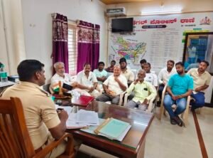 ಮುದಗಲ್ಲ :-ಗ್ರಾಹಕರ ಸೋಗಿನಲ್ಲಿ ಬಂದು ಗಮನ ಬೇರೆಡೆ ಸೆಳೆದು ನಗ ನಾಣ್ಯ ಕದಿಯುವ ಗ್ಯಾಂಗ್‌ ಗಳ ಬಗ್ಗೆ ಮಾಲಕರು ಸದಾ ಜಾಗರೂಕರಾಗಿರಬೇಕು:- ವೆಂಕಟೇಶ ಮಾಡಗೇರಿ..