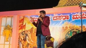 ಮುದಗಲ್ಲ:-  ಸಹಸ್ರಾರು ಪ್ರೇಕ್ಷಕರ ಮನಸೆಳೆದ ಗೋಪಿ, ಇಂದುಮತಿ ಸಾಲಿಮಠ ಹಾಗೂ ಮಹಾದೇವ ಸತ್ತಿಗೇರಿ,ಶರಣು ಯಮನೂರು ಅವರು ಮಿಮಿಕ್ರಿ..